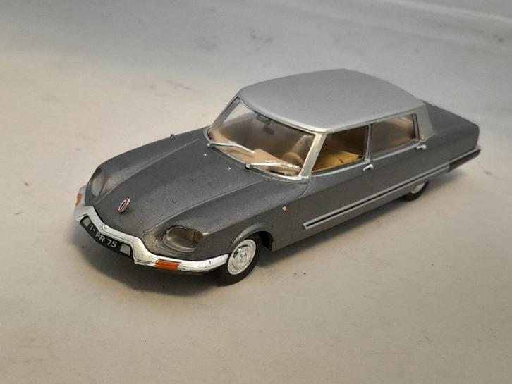 Citroën DS21 présidentielle Chapron 1:43 van Norev, Hobby en Vrije tijd, Modelauto's | 1:43, Zo goed als nieuw, Auto, Norev, Ophalen of Verzenden