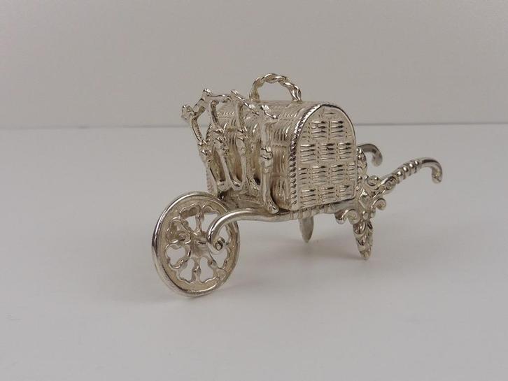 Zilveren miniatuur Kruiwagen met mand                   Z178, Antiek en Kunst, Antiek | Goud en Zilver, Zilver, Ophalen of Verzenden