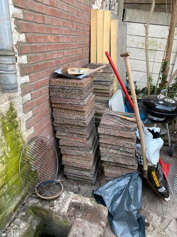GRATIS tuin/stoeptegels beschikbaar voor biedingen