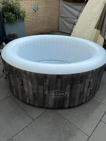Bestway lay z spa bahamas 4 persoons compl beschikbaar voor biedingen