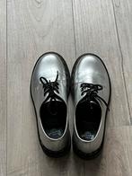 Dr Martens zilver veterschoenen 39, Kleding | Dames, Schoenen, Ophalen, Overige kleuren, Lage of Enkellaarzen, Dr. Martens