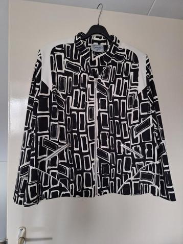 Jasje zwart-wit mt 48 NIET gedragen. beschikbaar voor biedingen