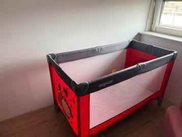 Baby Mix reisbedje / campingbedje – rood, in goede staat beschikbaar voor biedingen