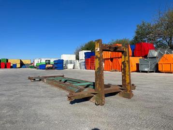 Diversen Twistlock 20 Ft haakarm frame (bj 2000) beschikbaar voor biedingen