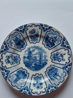 bord blauw wit gedecoreerd, Antiek en Kunst, Antiek | Wandborden en Tegels, Ophalen of Verzenden