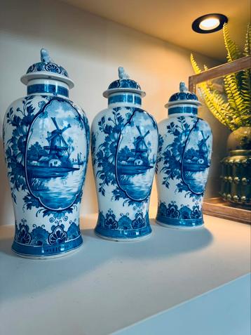 3 delfts blauwe vazen kaststel chinese vazen foo dog beschikbaar voor biedingen