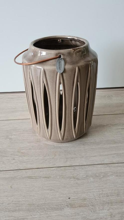 Riverdale windlicht taupe, Huis en Inrichting, Woonaccessoires | Kandelaars en Kaarsen, Zo goed als nieuw, Minder dan 25 cm, Overige materialen