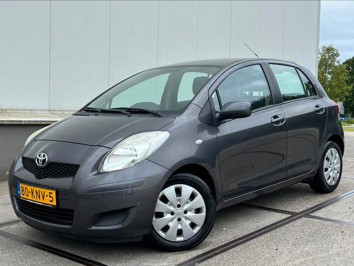Toyota Yaris 1.3 16V Vvt-i 5DR MMT 2010 Grijs, Auto's, Toyota, Bedrijf, Yaris, ABS, Airbags, Airconditioning, Alarm, Boordcomputer