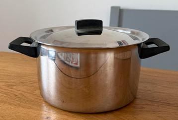 Kookpan diameter 25 cm en 13 cm hoog in goede staat beschikbaar voor biedingen
