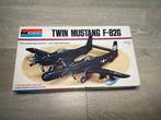 Monogram Twin Mustang F-82G 1/72 (lezen), Ophalen of Verzenden, Gebruikt, 1:72 tot 1:144, Overige merken