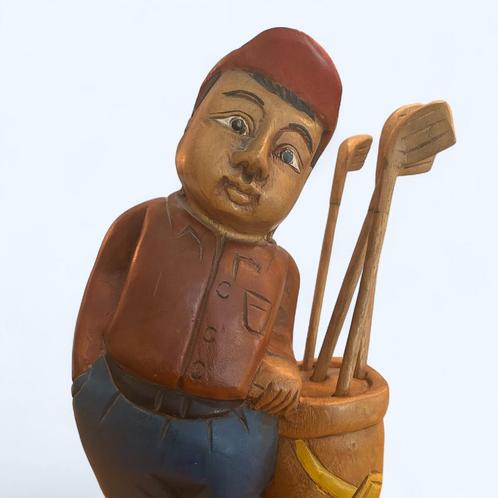 Vintage Handgesneden Houten Beeld – Golfjongen met Golfclubs, Antiek en Kunst, Kunst | Beelden en Houtsnijwerken, Ophalen of Verzenden