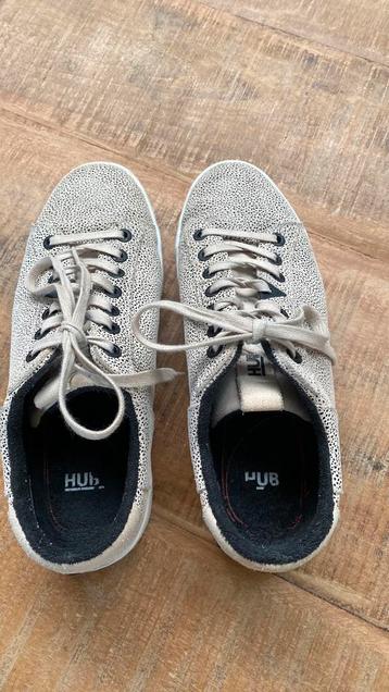 Sneakers beschikbaar voor biedingen