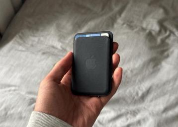 Apple finewoven card Wallet beschikbaar voor biedingen