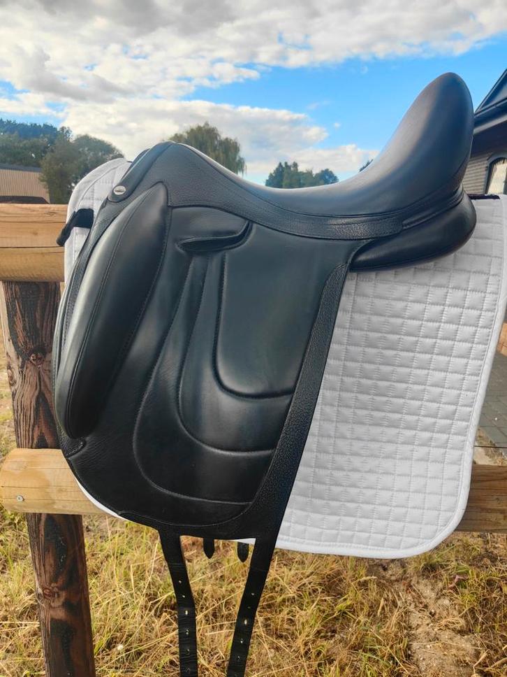 Devoucoux Makila Harmonie S dressuurzadel, Dieren en Toebehoren, Paarden en Pony's | Zadels, Dressuur, Ophalen
