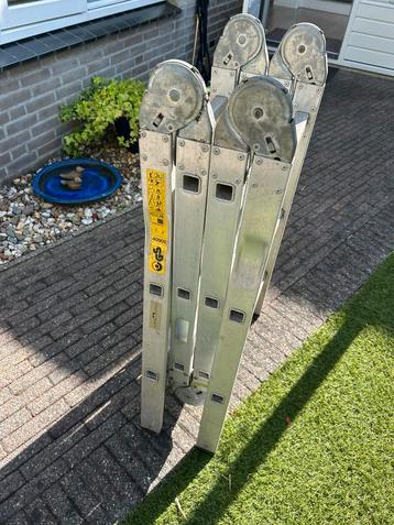 Oovouwbare ladder beschikbaar voor biedingen