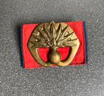 Baret embleem Grenadiers oud model, Verzamelen, Ophalen of Verzenden, Landmacht, Nederland, Embleem of Badge