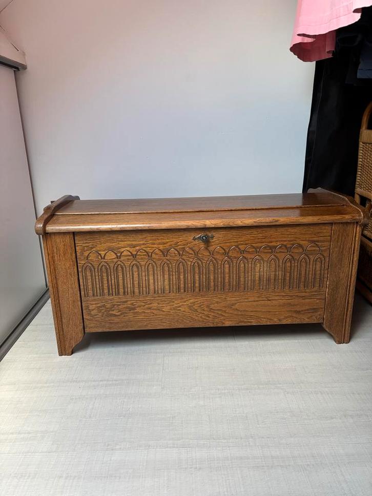 Antieke Dekenkist met Houtsnijwerk Eikenhout, Antiek en Kunst, Antiek | Meubels | Kasten, Ophalen of Verzenden