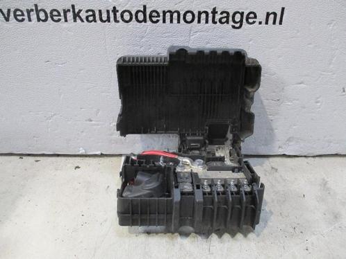 Zekeringkast op de accu Opel Adam (2012-10/2019-02) 13371567, Auto-onderdelen, Elektronica en Kabels, Opel, Gebruikt