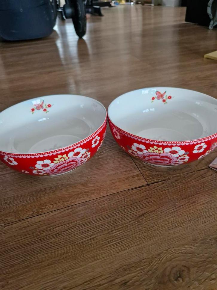 Room Seven kommen - rood, 16,5 cm (2 stuks), Huis en Inrichting, Keuken | Servies, Zo goed als nieuw, Kom(men), Overige stijlen