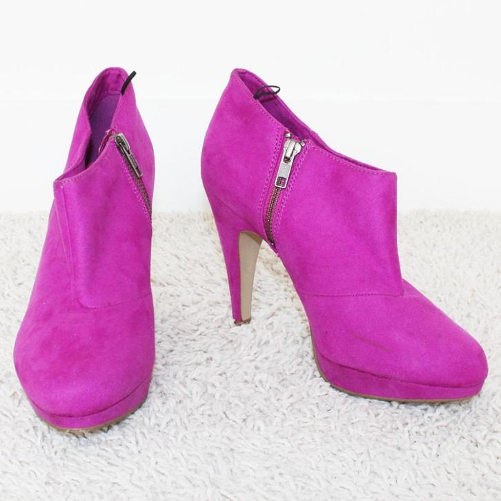 Mooie H&M Enkellaarsjes s24 (Maat 38) € 20,-, Kleding | Dames, Schoenen, Zo goed als nieuw, Lage of Enkellaarzen, Roze, Ophalen of Verzenden