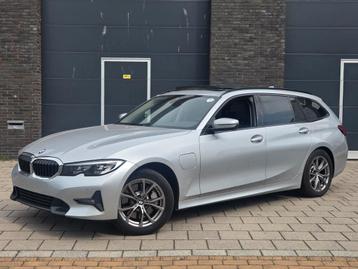 BMW 330e G21 Station 2021 Grijs 299PK Sport-Line Pano LED beschikbaar voor biedingen
