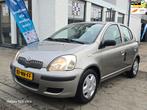 Toyota Yaris 1.3 VVT-i Idols*1e eig *nap*apk*elektrische ram, Auto's, Toyota, Voorwielaandrijving, 880 kg, 4 cilinders, 400 kg