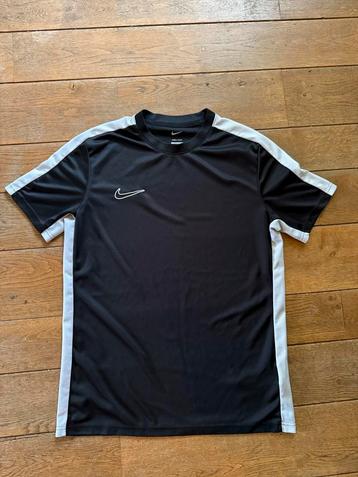 Nike Sport Shirt - Maat L beschikbaar voor biedingen