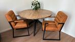 Mooie eiken eettafel met twee nieuwe stoelen., 100 tot 150 cm, Rond, Eikenhout, Zo goed als nieuw