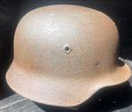 Duitse helm type M40, Verzamelen, Militaria | Tweede Wereldoorlog, Ophalen of Verzenden, Landmacht, Duitsland, Helm of Baret
