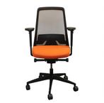 Bureaustoel Every by Interstuhl zwart / oranje gebruikt, Huis en Inrichting, Gebruikt, Oranje, Ophalen of Verzenden, Bureaustoel