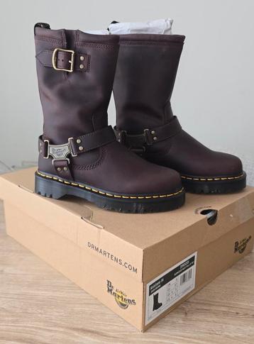 Dr. Martens Anistone

Bikerboots bruin nieuw maat eu 37 beschikbaar voor biedingen