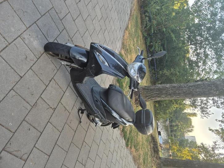 Piaggio new fly brom 2017, Fietsen en Brommers, Scooters | Piaggio, Gebruikt, Fly, Maximaal 45 km/u, Benzine, Ophalen