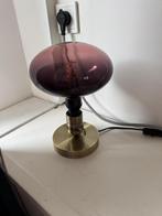 IKEA tafellamp + grote paarse gloeilamp, Huis en Inrichting, Lampen | Tafellampen, Ophalen, Zo goed als nieuw, Minder dan 50 cm