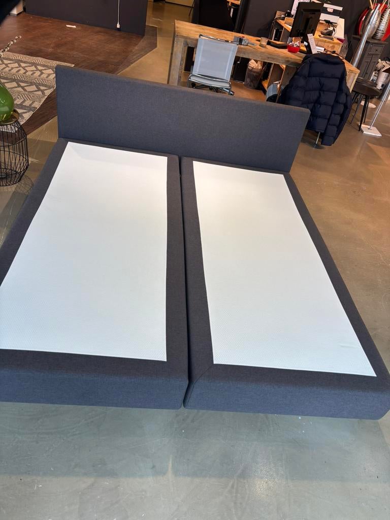 Boxspring met hoofd bord, Ophalen of Verzenden, Zo goed als nieuw, Tweepersoons, 180 cm