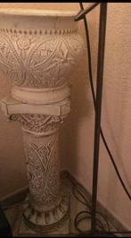 Decoratieve sokkel met bloempot, Ophalen of Verzenden, Zo goed als nieuw