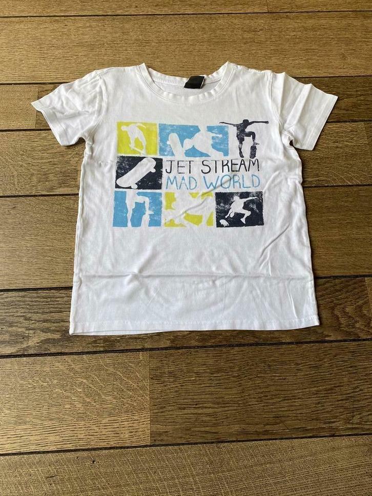 Leuk wit shirt met opschrift maat 134/140, Kinderen en Baby's, Kinderkleding | Maat 134, Zo goed als nieuw, Jongen, Shirt of Longsleeve