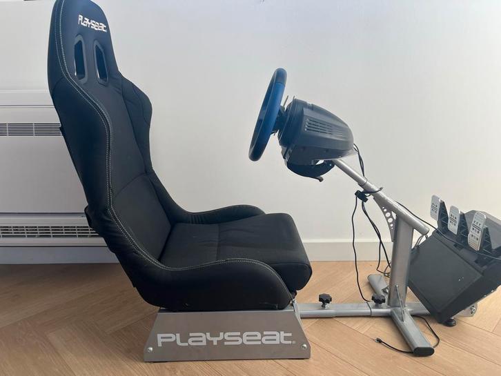 Playseat Evolution inclusief Thrustmaster stuur en pedalen, Spelcomputers en Games, Spelcomputers | Sony PlayStation Consoles | Accessoires