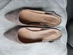 Bitter slingbacks zandkleurig suede maat 40, Kleding | Dames, Schoenen, Beige, Overige typen, Ophalen of Verzenden, Zo goed als nieuw