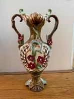 Antieke Majolica Vaas met Bloemen, Antiek en Kunst, Antiek | Vazen, Ophalen of Verzenden