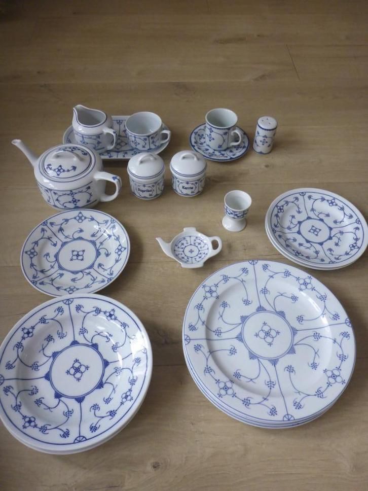 Serviesdelen blau saks, van kahla en jager., Huis en Inrichting, Keuken | Servies, Zo goed als nieuw, Overige typen, Overige stijlen