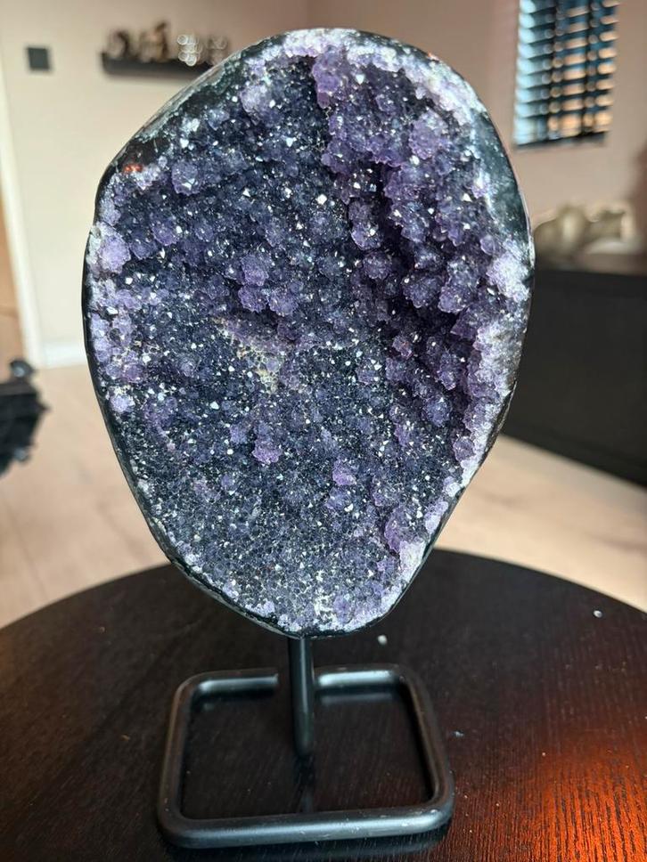 Amethist op standaard, Verzamelen, Mineralen en Fossielen, Ophalen of Verzenden