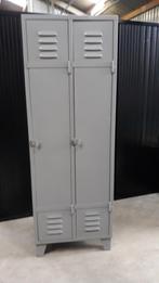 Vintage Locker/ kleding kasten