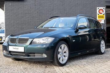 BMW 3-serie Touring 330i | Trekhaak | Airco beschikbaar voor biedingen
