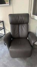 Relaxfauteuil met afstandsbediening, Ophalen, Zo goed als nieuw, Leer, 75 tot 100 cm