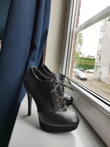 Korte enkellaarsjes met hoge hakken New Look beschikbaar voor biedingen