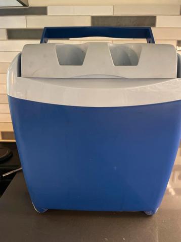 Elektrische koelbox voor 220 en 12 volt beschikbaar voor biedingen