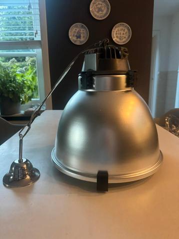 Hanglamp beschikbaar voor biedingen