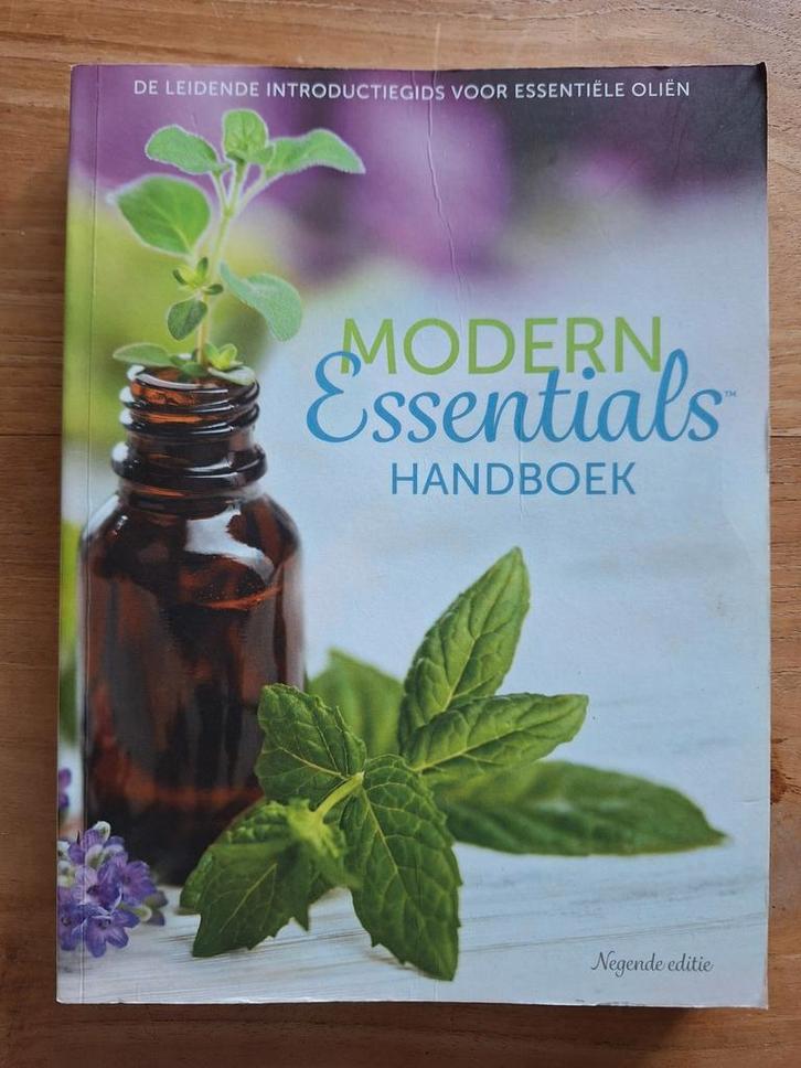 Modern Essentials handboek 9e editie/ boek etherische olie, Boeken, Gezondheid, Dieet en Voeding, Zo goed als nieuw, Gezondheid en Conditie