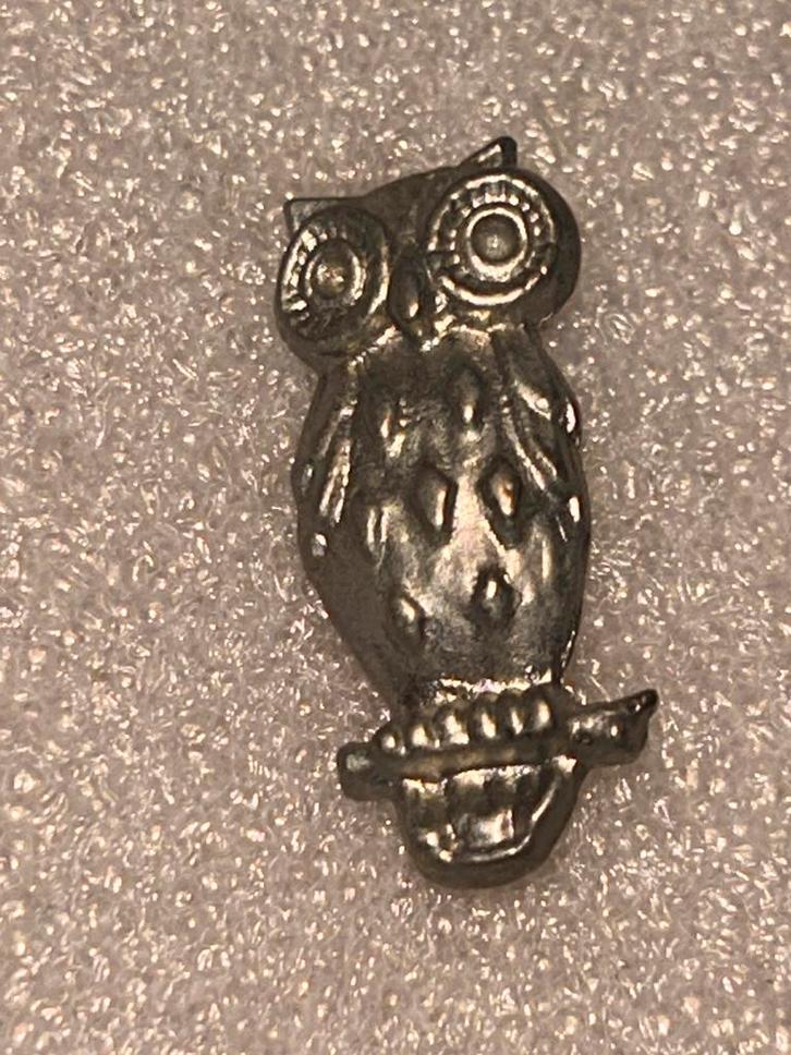 Pin uil, Verzamelen, Speldjes, Pins en Buttons, Zo goed als nieuw, Speldje of Pin, Dier of Natuur, Ophalen of Verzenden