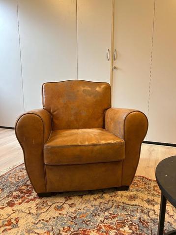 Cognac leren fauteuil – vintage Franse clubstoel beschikbaar voor biedingen